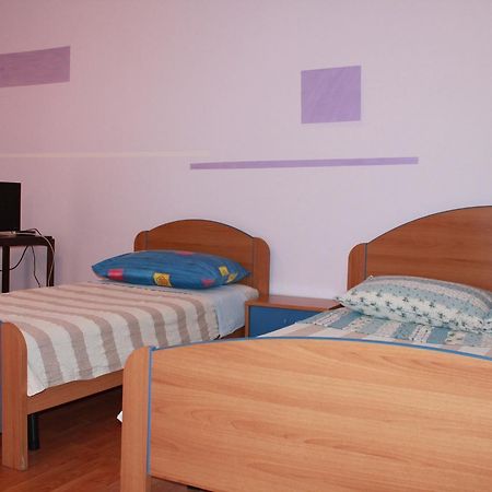 Apartments Ana Pula Bagian luar foto