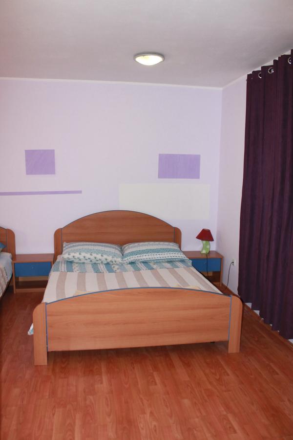 Apartments Ana Pula Bagian luar foto