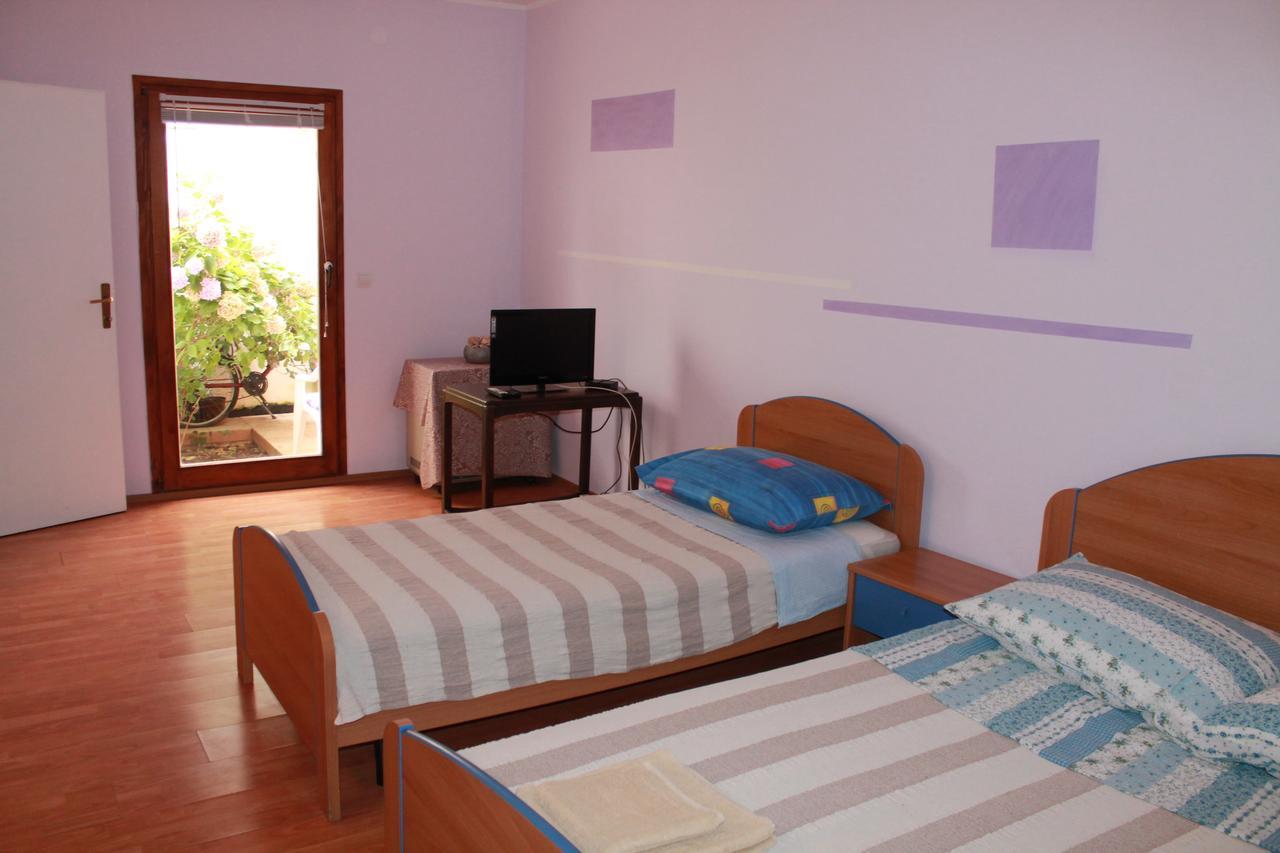 Apartments Ana Pula Bagian luar foto
